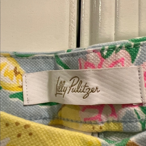 Lilly Pulitzer Buttercup Stretch Shorts in Bluette Make Lemonade size 2 - Picture 3 of 4